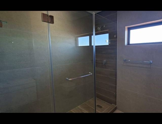 3 BEDROOM APARTMENT FOR SALE IN IZINGA ESTATE